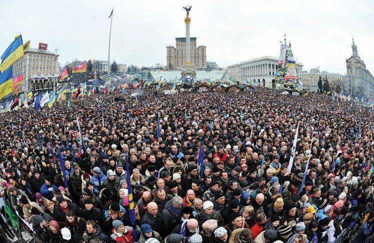 Россияне всё меньше любят Украину Россияне всё меньше любят Украину