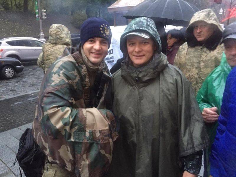 Пьяный партнер О. Ляшко грязно выругал полицейских Пьяный партнер О. Ляшко грязно выругал полицейских