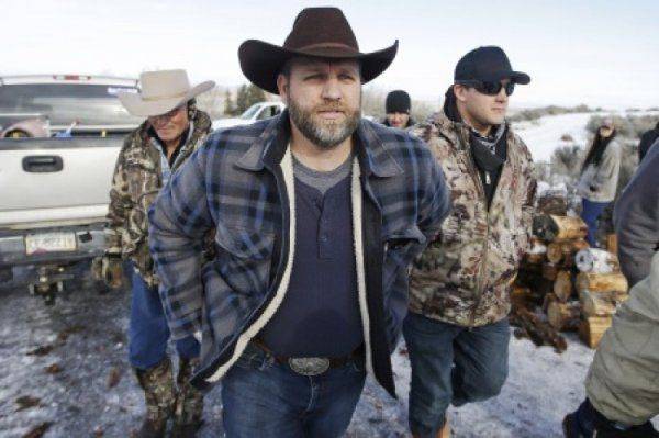 Тут вам не здесь. Руководителей американского "майдана" расстреляли сотрудники ФБР Тут вам не здесь. Руководителей американского "майдана" расстреляли сотрудники ФБР