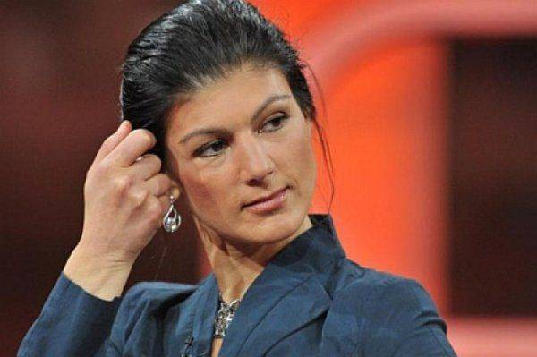 Сара Вагенкнехт немецким политикам: Не превращайтесь в подстилку Киева! Сара Вагенкнехт немецким политикам: Не превращайтесь в подстилку Киева!