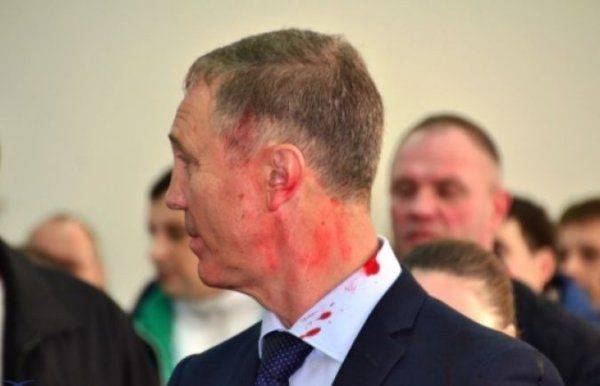 Скандал в горсовете Херсона: как патриотизм превратился в свинство Скандал в горсовете Херсона: как патриотизм превратился в свинство