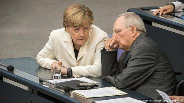 Минфин Германии: Немцам в долгосрочной перспективе грозит "греческий сценарий" Минфин Германии: Немцам в долгосрочной перспективе грозит "греческий сценарий"