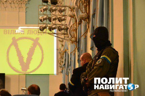 Яценюк и Аваков запускают новый проект и выводят на улицы Киева боевиков  Яценюк и Аваков запускают новый проект и выводят на улицы Киева боевиков