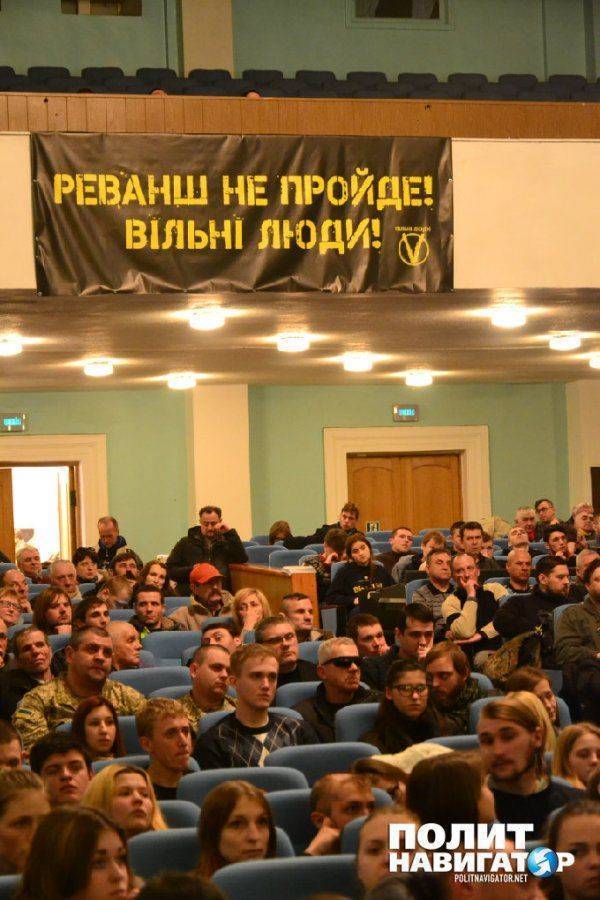 Яценюк и Аваков запускают новый проект и выводят на улицы Киева боевиков  Яценюк и Аваков запускают новый проект и выводят на улицы Киева боевиков