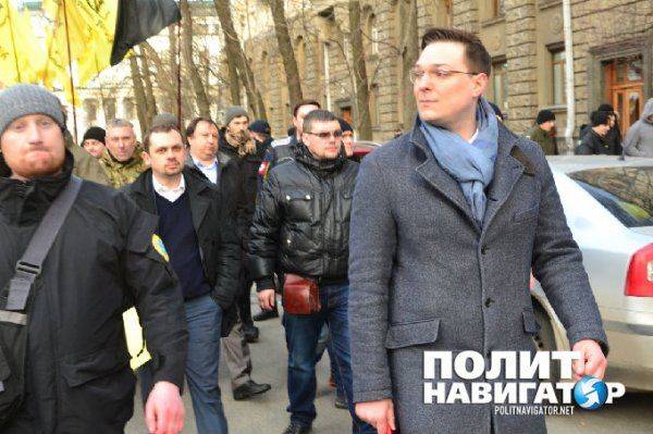 Яценюк и Аваков запускают новый проект и выводят на улицы Киева боевиков  Яценюк и Аваков запускают новый проект и выводят на улицы Киева боевиков
