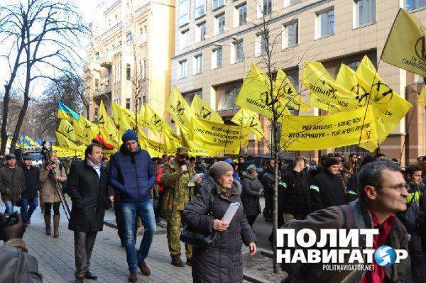 Яценюк и Аваков запускают новый проект и выводят на улицы Киева боевиков  Яценюк и Аваков запускают новый проект и выводят на улицы Киева боевиков