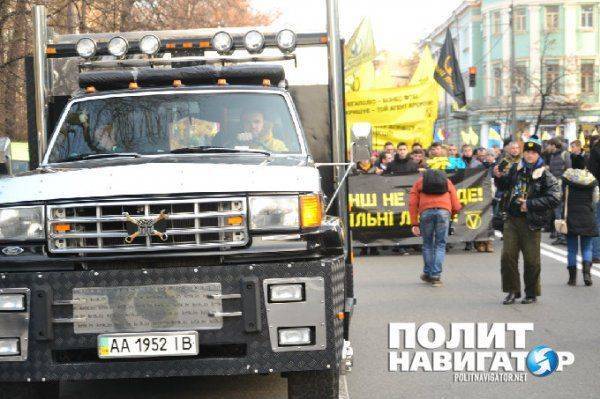 Яценюк и Аваков запускают новый проект и выводят на улицы Киева боевиков  Яценюк и Аваков запускают новый проект и выводят на улицы Киева боевиков