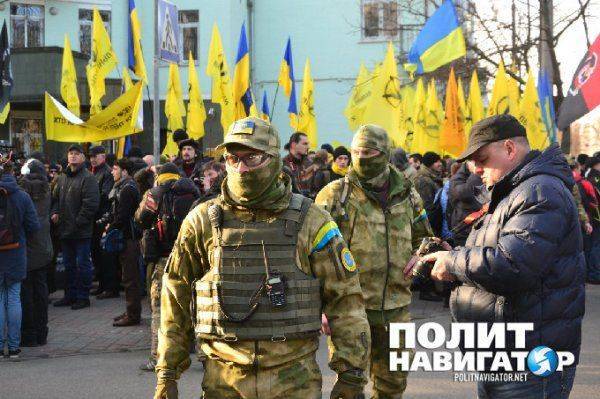 Яценюк и Аваков запускают новый проект и выводят на улицы Киева боевиков  Яценюк и Аваков запускают новый проект и выводят на улицы Киева боевиков