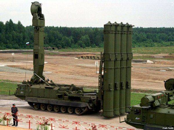 Иностранные покупатели выстроились в очередь за С-300 Иностранные покупатели выстроились в очередь за С-300