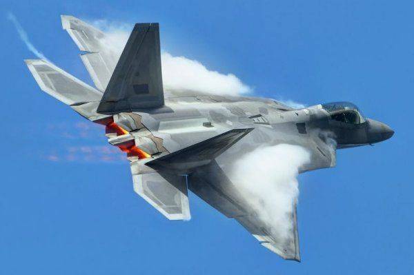 СМИ: Бесполезные в Сирии истребители F-22 стоили США $400 млн   СМИ: Бесполезные в Сирии истребители F-22 стоили США $400 млн