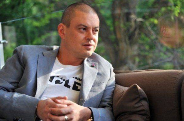 СБУ выдворяет из Украины советника Левочкина Игоря Шувалова, автора термина «колорады» и «небесная сотня» СБУ выдворяет из Украины советника Левочкина Игоря Шувалова, автора термина «колорады» и «небесная сотня»