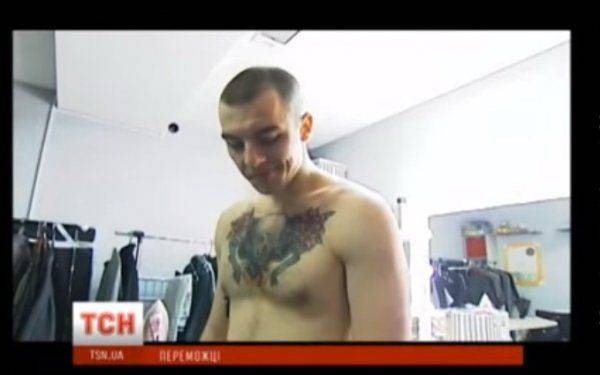 Украина презентует в Европарламенте нацистов с символикой СС Украина презентует в Европарламенте нацистов с символикой СС