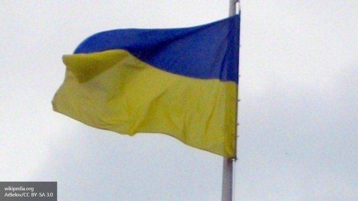 Яценюк запретил украинским чиновникам и госслужащим критиковать власть Яценюк запретил украинским чиновникам и госслужащим критиковать власть