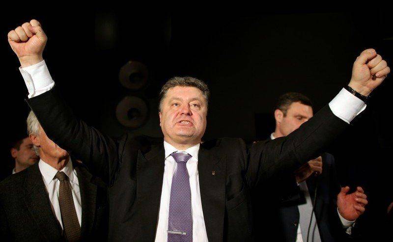 Порошенко продал пост Яценюка иностранцу Порошенко продал пост Яценюка иностранцу