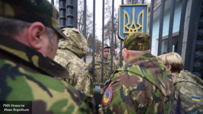 Украина объявила в розыск сразу двух министров обороны Украина объявила в розыск сразу двух министров обороны