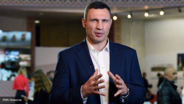 Виталий Кличко с задранной ногой рассказал о волшебстве и «пенделях» Виталий Кличко с задранной ногой рассказал о волшебстве и «пенделях»