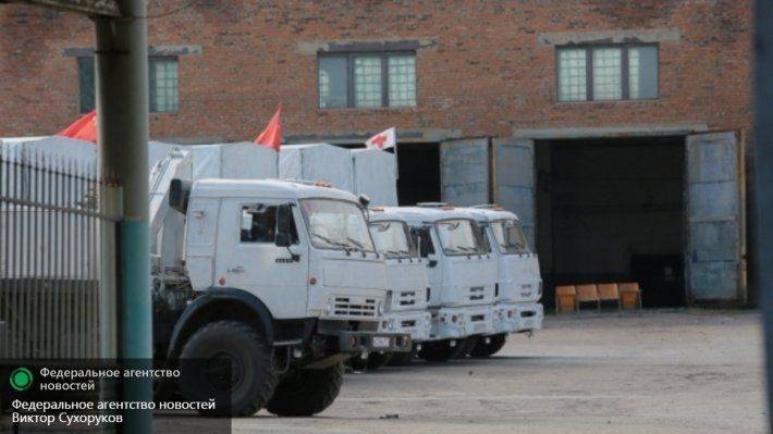 Россия отправляет в Донбасс юбилейную колонную с гуманитарной помощью Россия отправляет в Донбасс юбилейную колонную с гуманитарной помощью