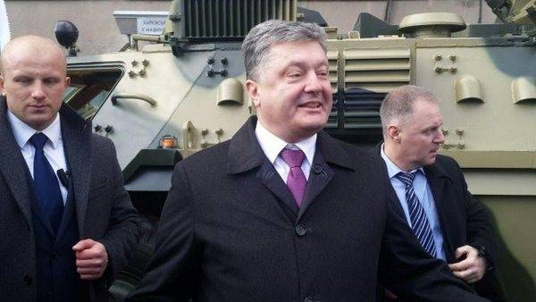 Подготовка к наступлению: Порошенко передал очередную партию техники в АТО Подготовка к наступлению: Порошенко передал очередную партию техники в АТО