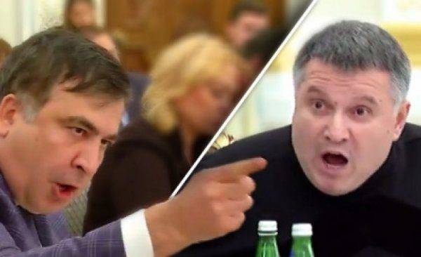 Яценюк VS Саакашвили: элитарный бой псевдоораторов Яценюк VS Саакашвили: элитарный бой псевдоораторов