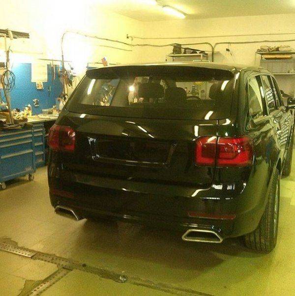 Опубликованы первые фото внедорожника из проекта «Кортеж» Опубликованы первые фото внедорожника из проекта «Кортеж»