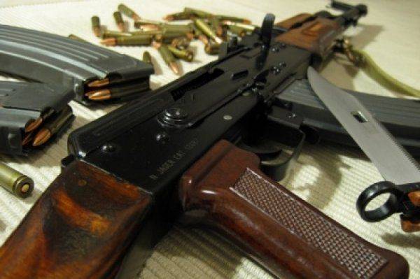 Украина превращена в Гуляй-поле: по стране бегают 500 тысяч вооруженных бандитов Украина превращена в Гуляй-поле: по стране бегают 500 тысяч вооруженных бандитов