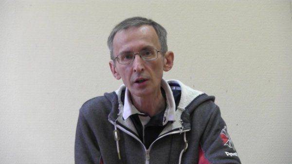 Анатолий Несмиян: «Лишь отодвинув линию фронта можно обезопасить Донецк от обстрелов, остальное — от лукавого» Анатолий Несмиян: «Лишь отодвинув линию фронта можно обезопасить Донецк от обстрелов, остальное — от лукавого»