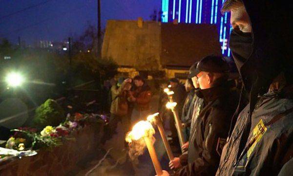 «Азов» провёл факельное шествие в поддержку терроризма у посольства Бельгии