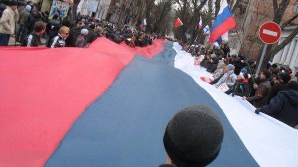 Сезон помоев: россиян начинают обильно потчевать дерьмом Сезон помоев: россиян начинают обильно потчевать дерьмом