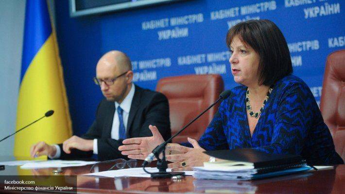 Соловейчик: «Экономический гений» Яресько добила экономику Украины Соловейчик: «Экономический гений» Яресько добила экономику Украины