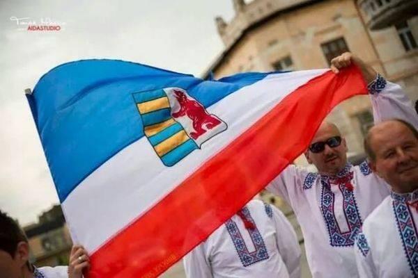 «ЕдиноУкраина» разваливается по частям: теперь автономии требует Закарпатье «ЕдиноУкраина» разваливается по частям: теперь автономии требует Закарпатье