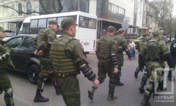 В Одессе боевики ПС напали на людей с георгиевскими лентами В Одессе боевики ПС напали на людей с георгиевскими лентами