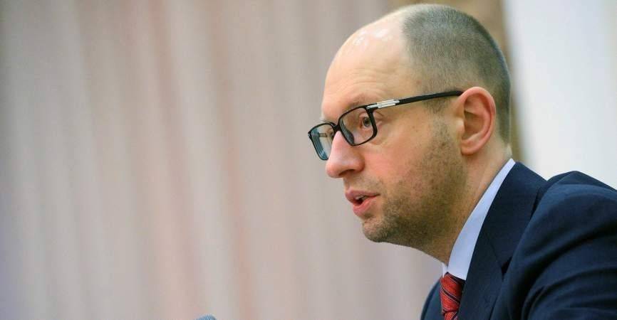 Яценюк опубликовал видеобращение с заявлением об отставке Яценюк опубликовал видеобращение с заявлением об отставке