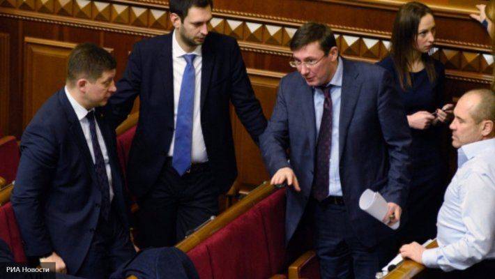 Луценко метит в генпрокуроры: Киев должен изменить под него закон Луценко метит в генпрокуроры: Киев должен изменить под него закон