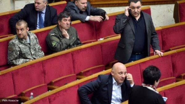 Рада готова продолжать Майдан и отказаться от «драк до расстрела» Рада готова продолжать Майдан и отказаться от «драк до расстрела»