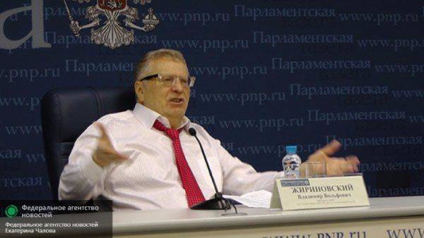 Жириновский даст тонущим Порошенко и Эрдогану урок физики, географии и манер Жириновский даст тонущим Порошенко и Эрдогану урок физики, географии и манер