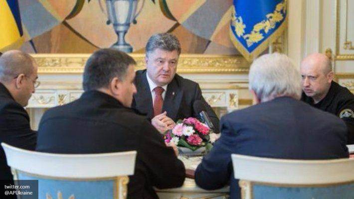 «Безумный император» Порошенко и его «жеребцы» узурпируют власть — Ляшко «Безумный император» Порошенко и его «жеребцы» узурпируют власть — Ляшко