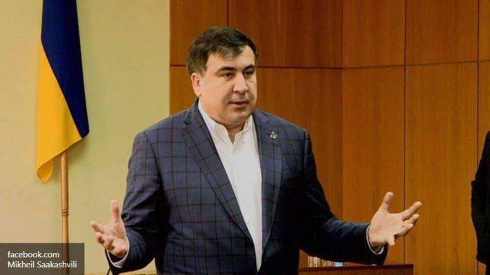 Саакашвили: Гройсман окружил себя людьми второго и третьего сорта Саакашвили: Гройсман окружил себя людьми второго и третьего сорта