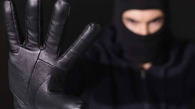 ФСБ пресекла поставки оружия на Урал из Украины и Прибалтики ФСБ пресекла поставки оружия на Урал из Украины и Прибалтики