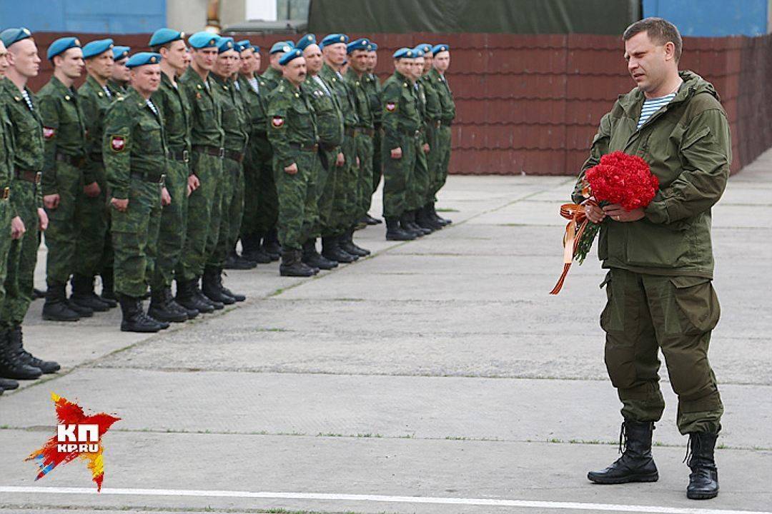 Глава ДНР Александр Захарченко: За наших павших друзей спросим обязательно Глава ДНР Александр Захарченко: За наших павших друзей спросим обязательно