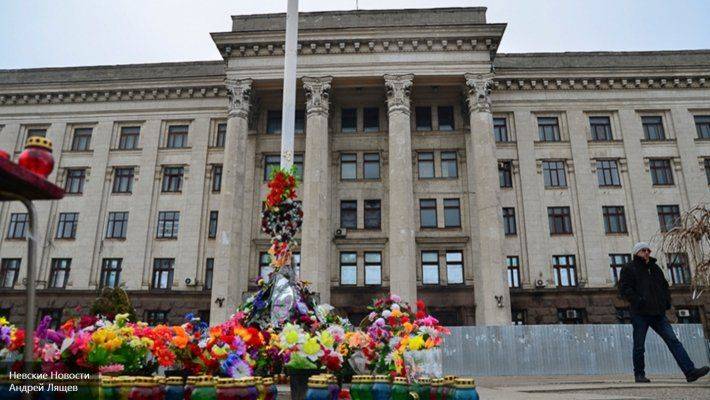 Риторика воров и кровопийц: в Одессе знают, кто сжег Дом Профсоюзов Риторика воров и кровопийц: в Одессе знают, кто сжег Дом Профсоюзов