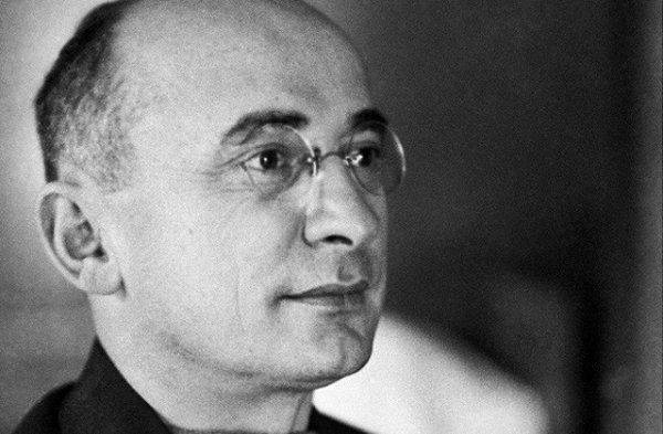 Берия, которого не было. Как из прораба империи сделали маньяка Берия, которого не было. Как из прораба империи сделали маньяка