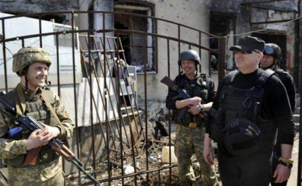 Турчинов собирает деньги на войну Турчинов собирает деньги на войну