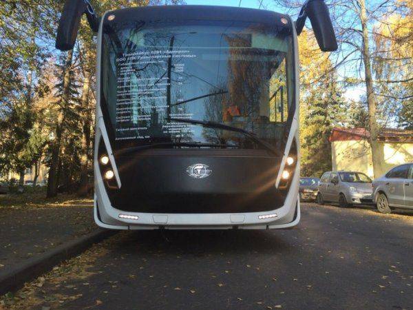 В Ростов-на-Дону доставили новый низкопольный троллейбус «Адмирал» с автономным ходом В Ростов-на-Дону доставили новый низкопольный троллейбус «Адмирал» с автономным ходом