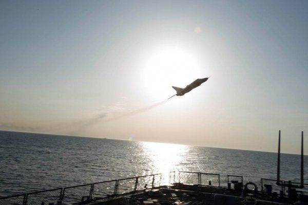 Минобороны РФ прокомментировало полет Су-24 рядом с эсминцем США Минобороны РФ прокомментировало полет Су-24 рядом с эсминцем США