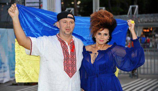 В Луцке из-за протестов активистов отменили концерт Потапа и Насти В Луцке из-за протестов активистов отменили концерт Потапа и Насти