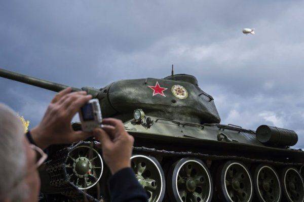 Почему русские выиграли войну - версия стерильного "моска" Почему русские выиграли войну - версия стерильного "моска"