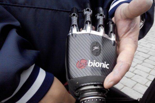 Cапер Гельмут вернется в строй. Деньги на «кибер-кисть» собраны Cапер Гельмут вернется в строй. Деньги на «кибер-кисть» собраны