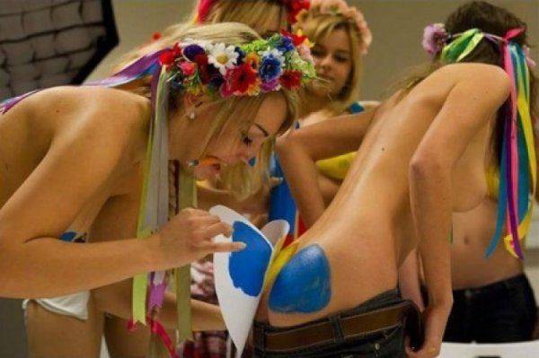 Ляшко: Украинцы – голозадые бомжи и мать продадут за кредит Ляшко: Украинцы – голозадые бомжи и мать продадут за кредит