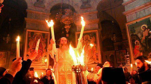 Чудо схождения Благодатного огня вновь случилось Чудо схождения Благодатного огня вновь случилось