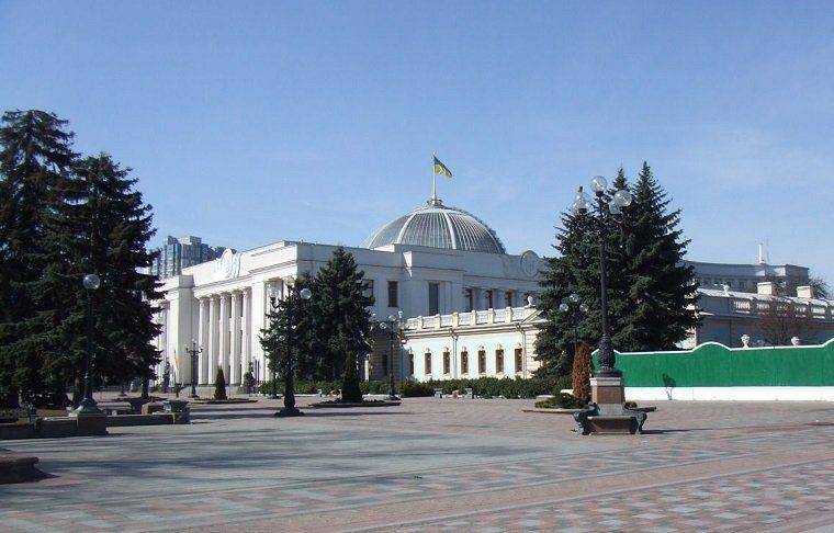 На Украине произойдет массовое сокращение чиновников На Украине произойдет массовое сокращение чиновников